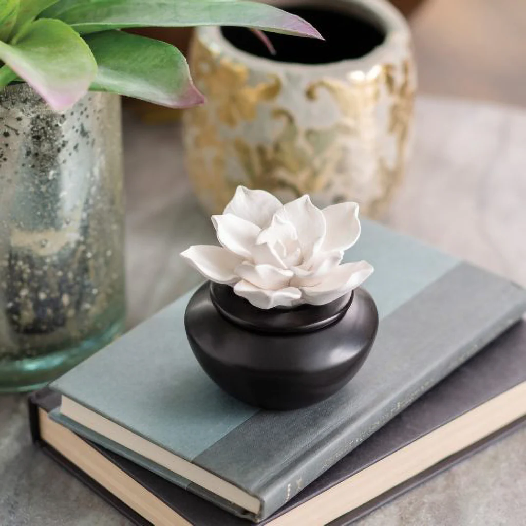 Candle Warmers : Gardenia Porcelain Passive Diffuser - Image 3