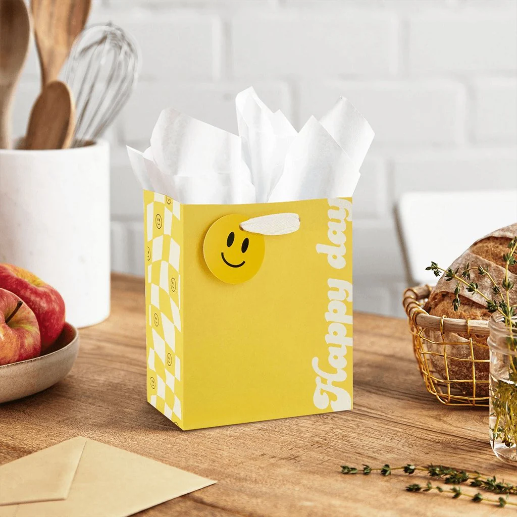 Hallmark : 6.5" Happy Day Small Gift Bag - Image 2