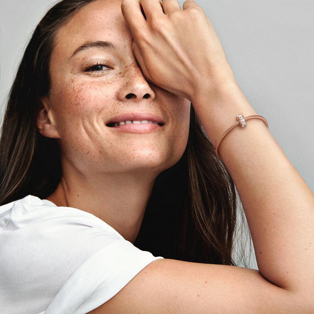 PANDORA : Long Pronged Sparkling Clip Charm - Image 2