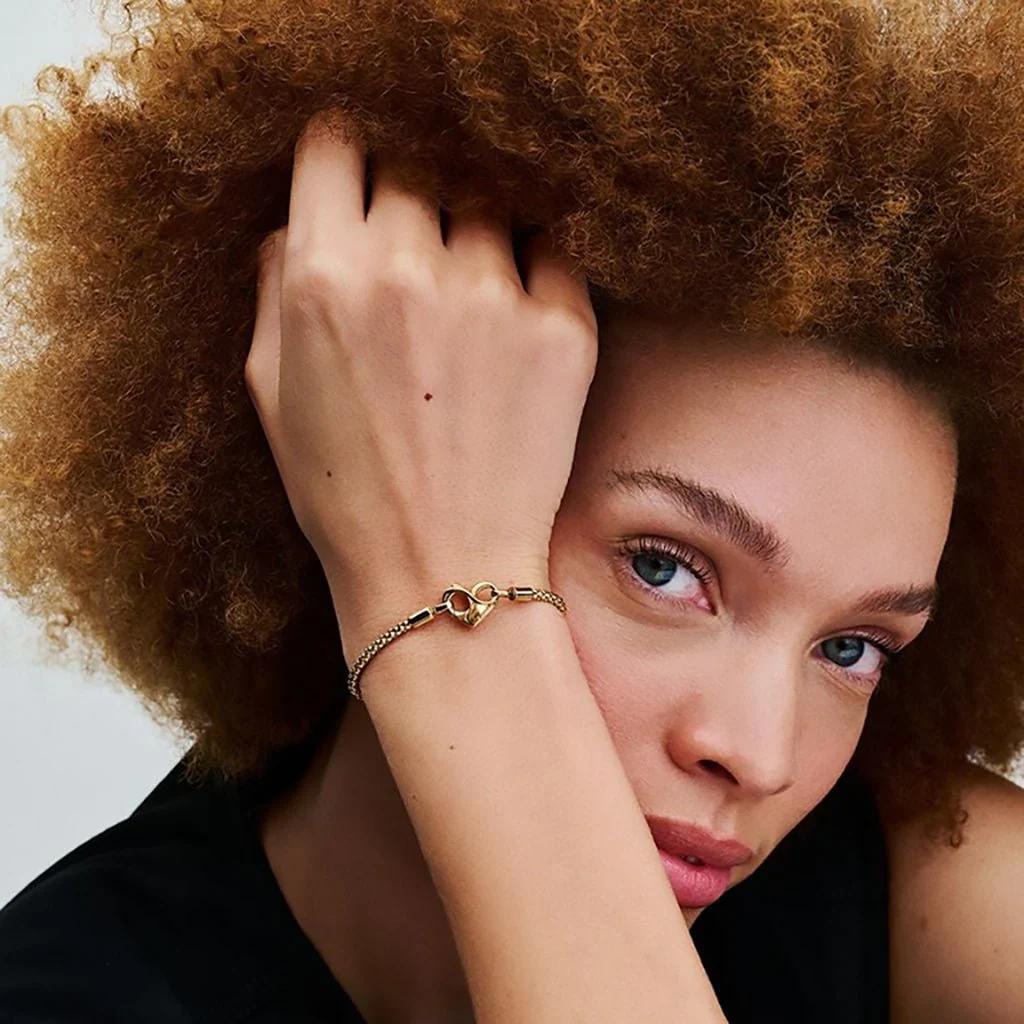 PANDORA : Pandora Moments Studded Chain Bracelet - Gold - Image 2