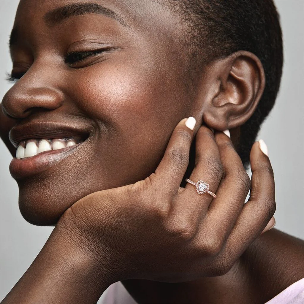 PANDORA : Sparkling Elevated Heart Ring - Image 2