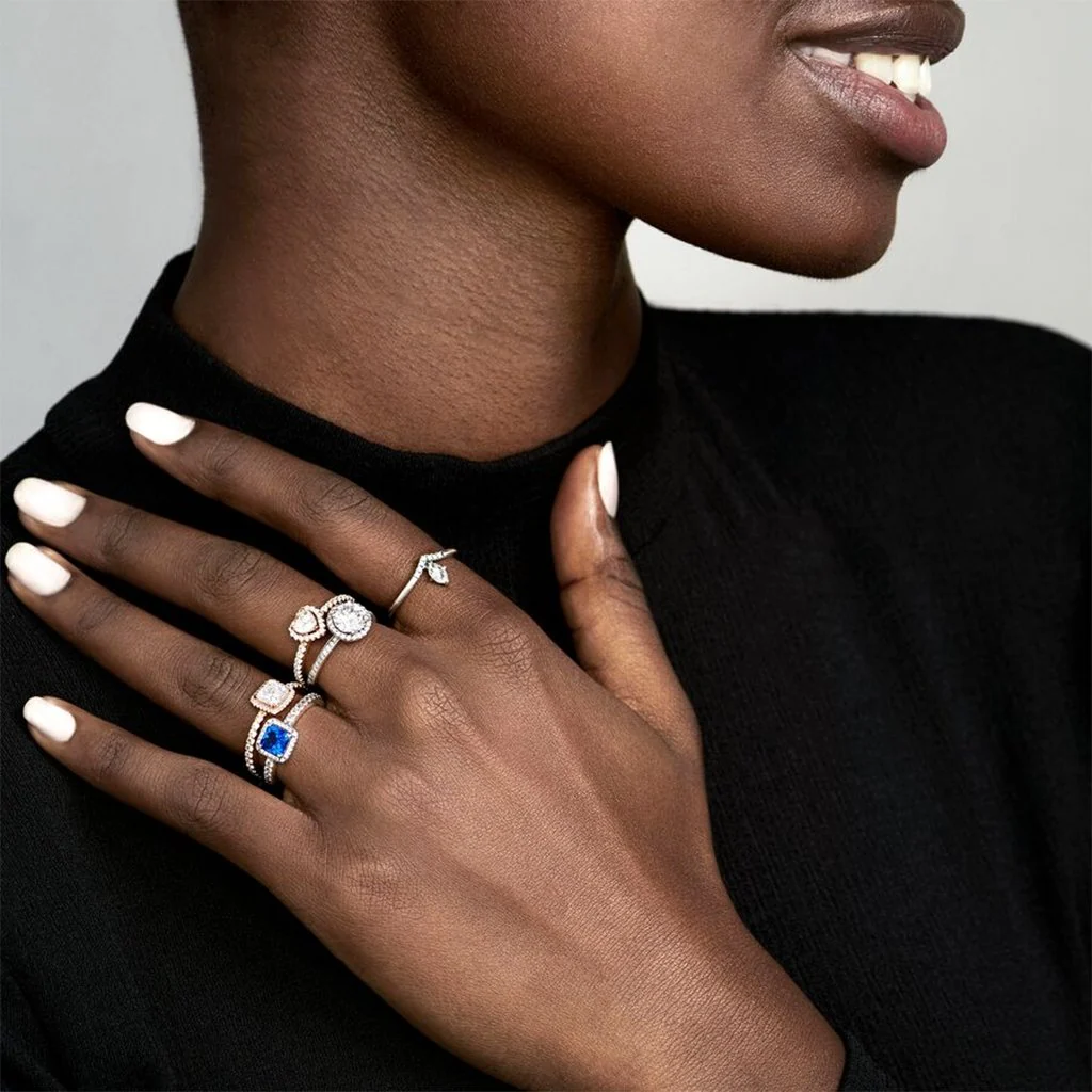 PANDORA : Sparkling Elevated Heart Ring - Image 4