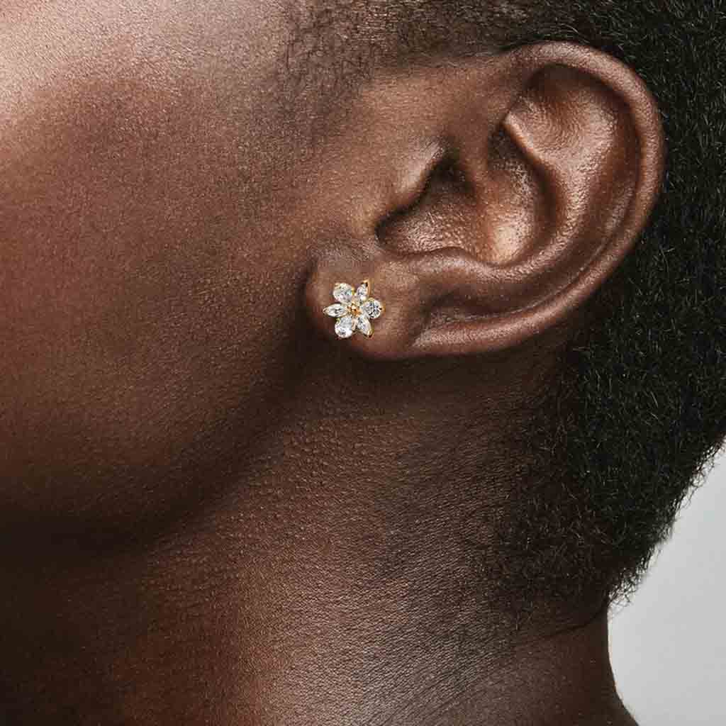 PANDORA : Sparkling Herbarium Cluster Stud Earrings - Image 2