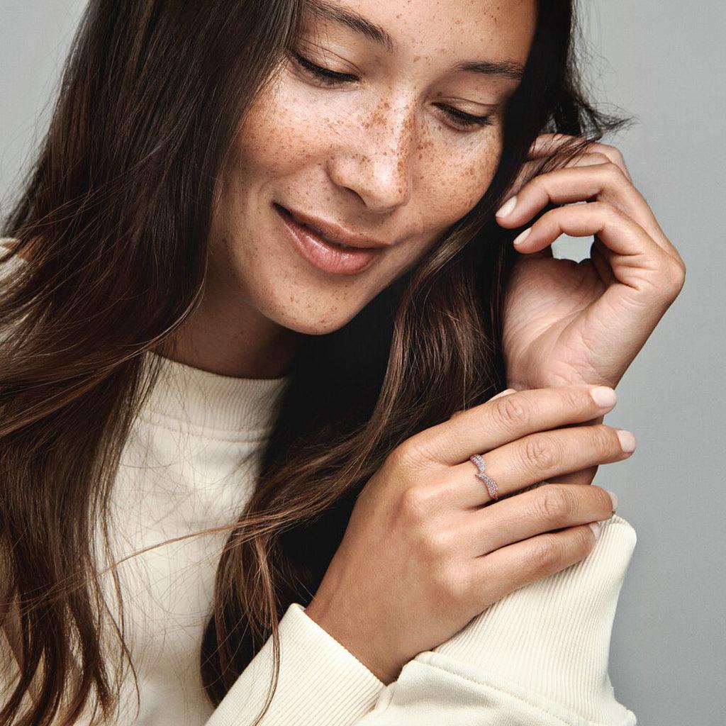 PANDORA : Sparkling Leaves Ring in Rose Gold - Image 4