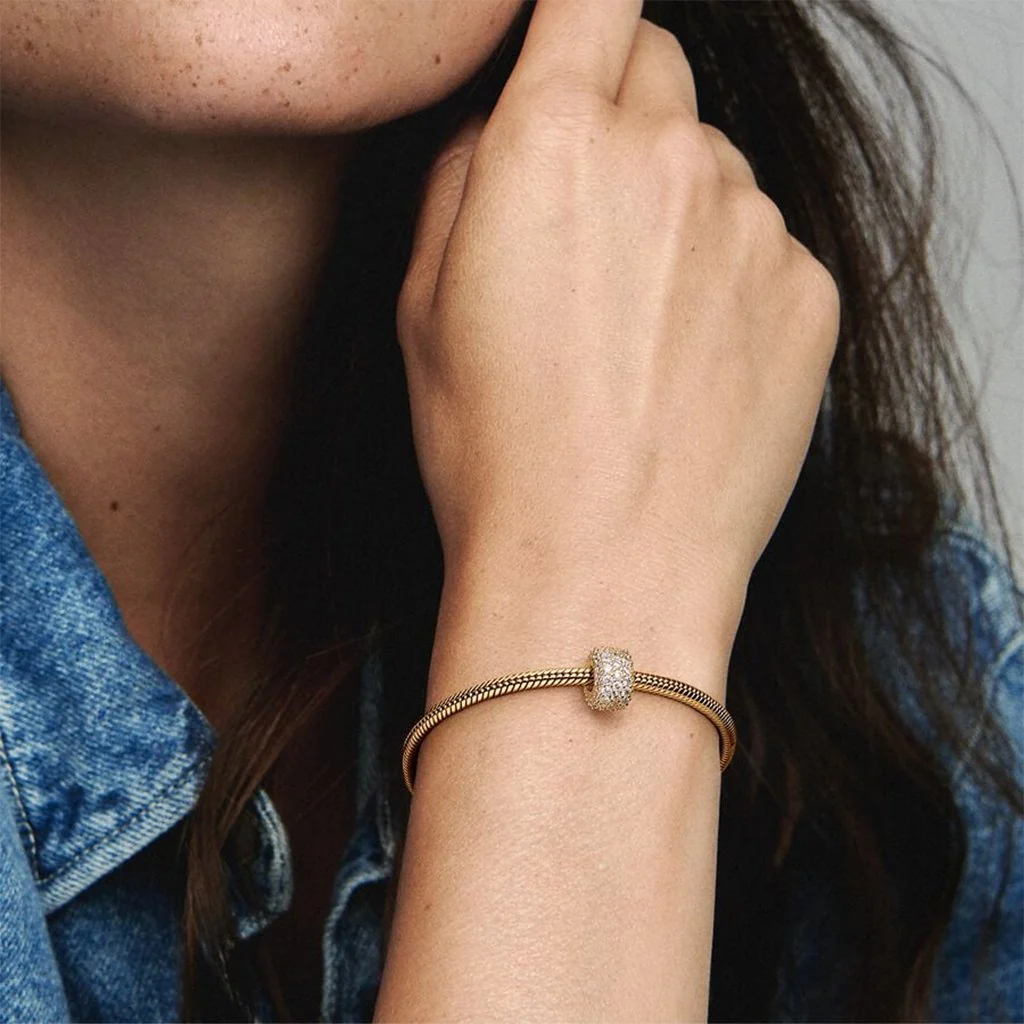 PANDORA : Sparkling Pavé Triple-row Charm - Gold plated - Image 4