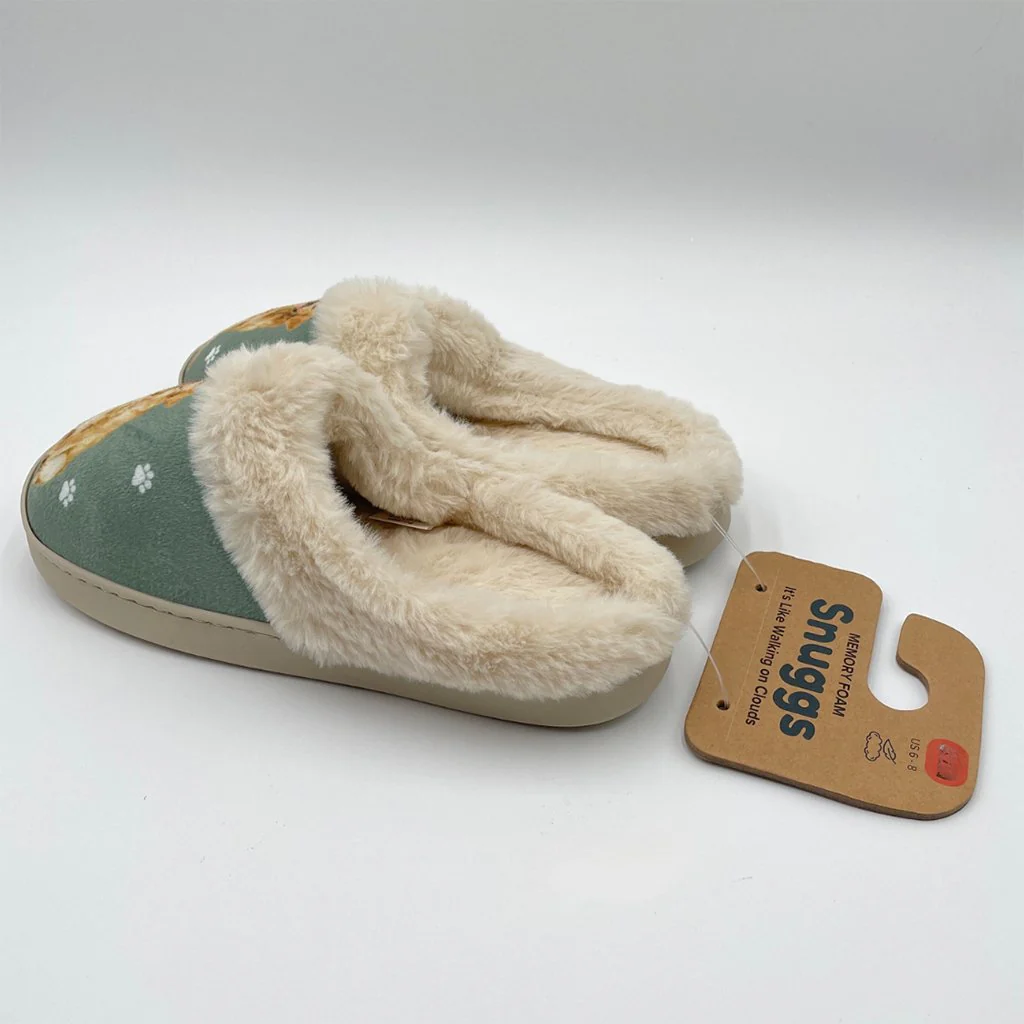 Snuggs : Golden Retriever Slippers - Image 3