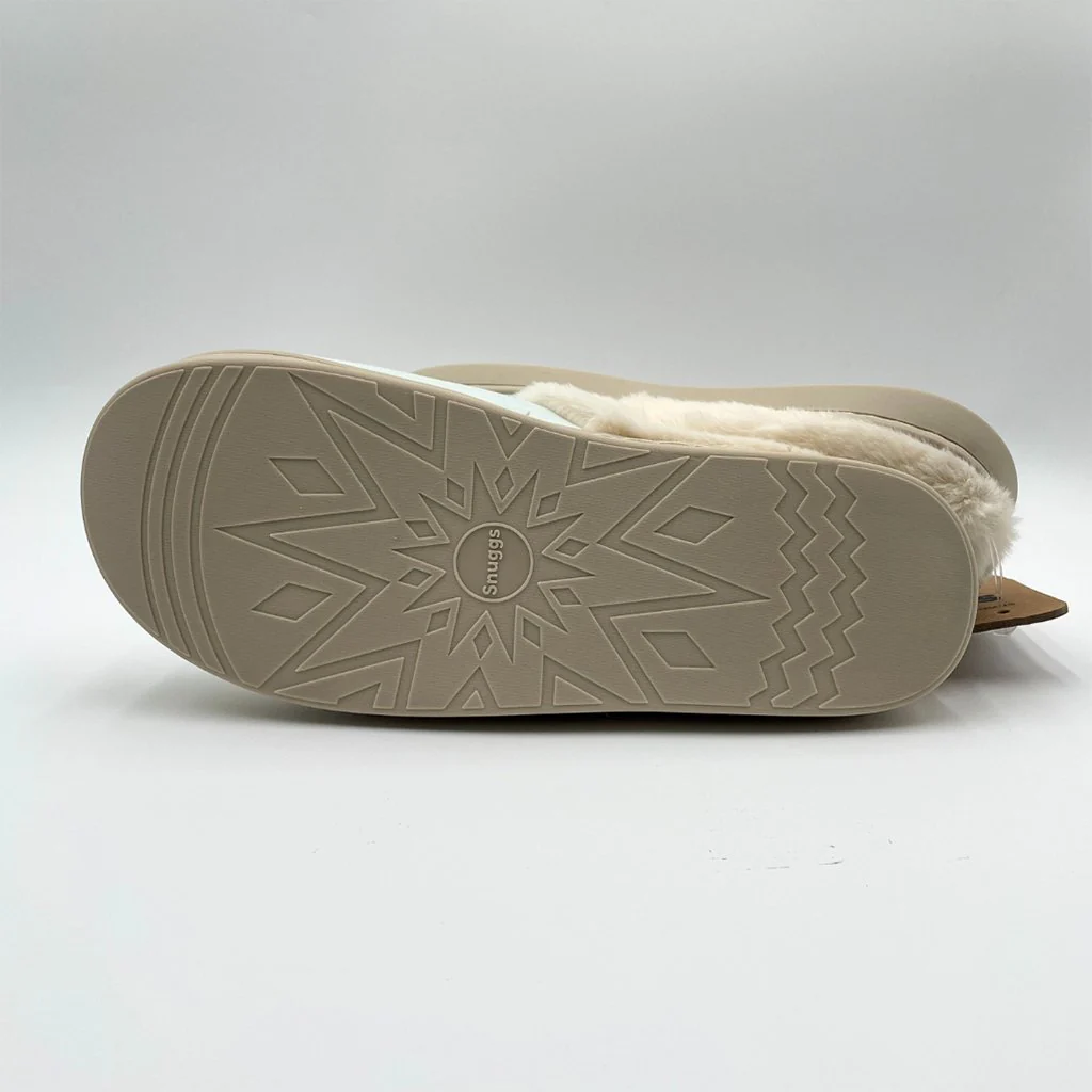 Snuggs : Golden Retriever Slippers - Image 4