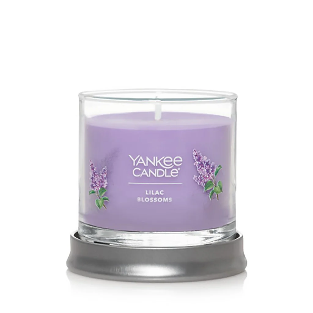Yankee Candle : Signature Small Tumbler Candle in Lilac Blossoms - Image 2